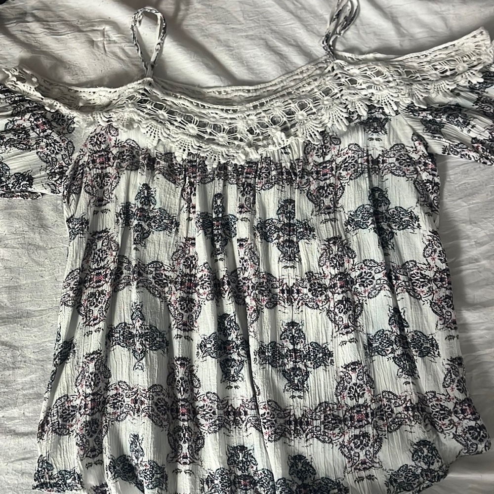 White/ Purple Flowy Lacy Off-The-Shoulder Top, M